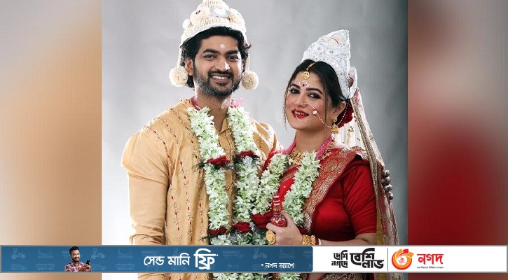 Kostromaning yalangoch ayollar fotosuratlari Yalangoch yotoqxona