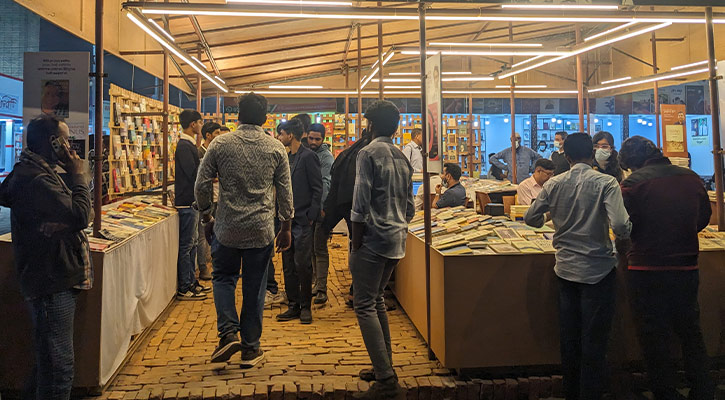 দ্বিতীয় দিনে বইমেলায় উপস্থিতি বেড়েছে
