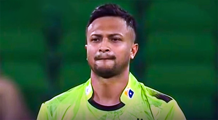 সুযোগ পাননি রিশাদ-মিরাজ, মাঠে নেমে উইকেট নিলেন সাকিব