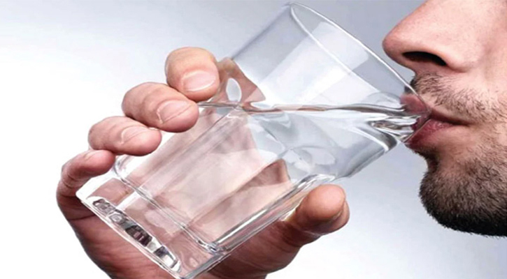 খালি পেটে পানি পানের সাত উপকারিতা