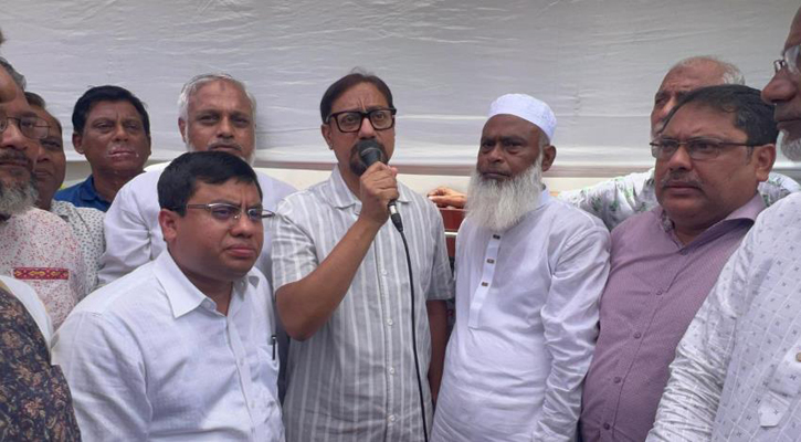 অনুমতি ছাড়া কেউ রাস্তা খুঁড়লে আইনি ব্যবস্থা: মেয়র শাহাদাত