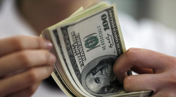 ব্যাংকে ডলারের দাম কম, বাড়তি খোলা বাজারে