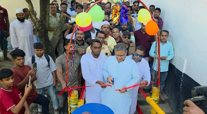 সদরপুরে ভুবনেশ্বর নদের ওপর দৃষ্টিনন্দন বাঁশের সাঁকো নির্মাণ করল কৃষকদল