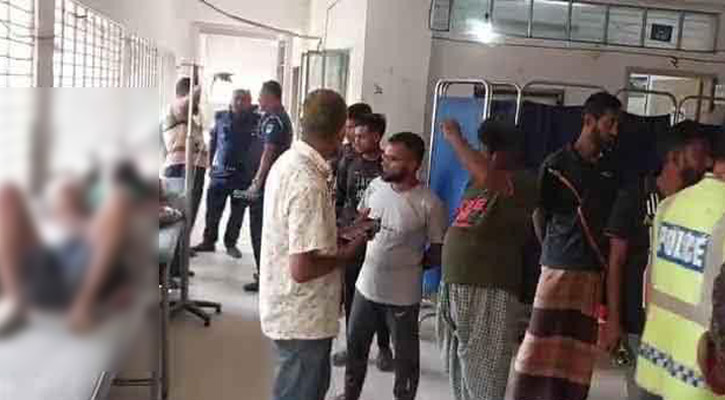 জনতার ধাওয়ায় পিকআপ নিয়ে খাদে চোরচক্র, গণপিটুনিতে নিহত ১