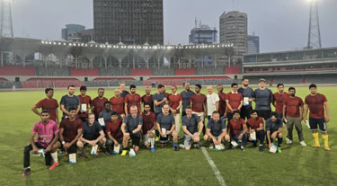 কূটনৈতিকদের কাছে হারলেন উপদেষ্টারা