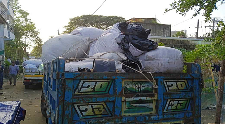 চট্টগ্রামে অবৈধ পলিথিন কারখানায় অভিযান, দুই জনের কারাদণ্ড