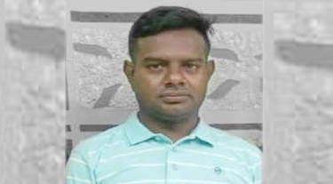 কাভার্ডভ্যানে মিললো চালকের লাশ