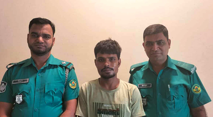 বাসে ছিনতাইয়ের মূলহোতা গ্রেপ্তার