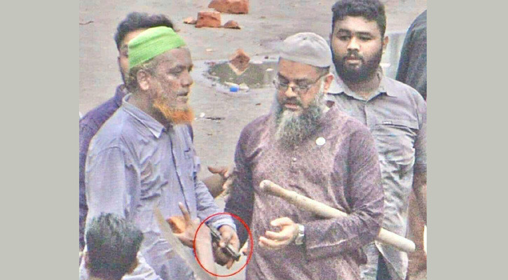 অস্ত্রসসহ আওয়ামী লীগের নেতা গ্রেপ্তার
