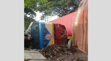 চট্টগ্রামে ট্রাক ও মালবাহী ট্রেনের সংঘর্ষ, নিহত ১