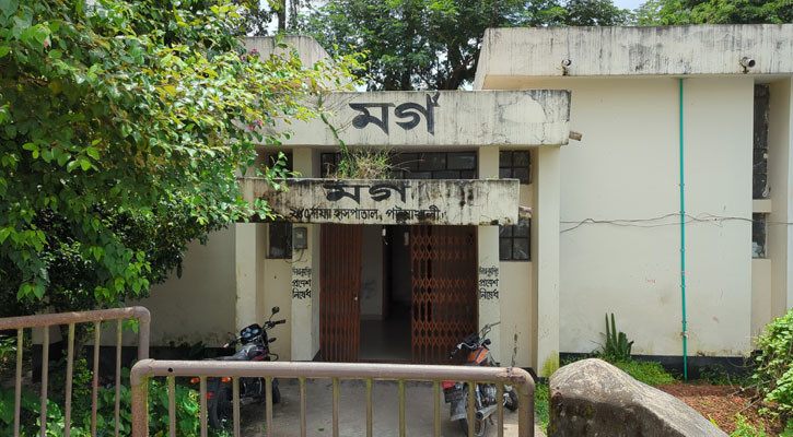 সিঁদ কেটে ঘরে ঢুকে অটোচালককে কুপিয়ে হত্যা