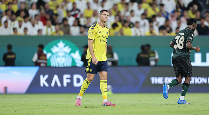 ১০ জনের ইত্তিহাদের কাছে হেরে বাদ রোনালদোর আল নাসর