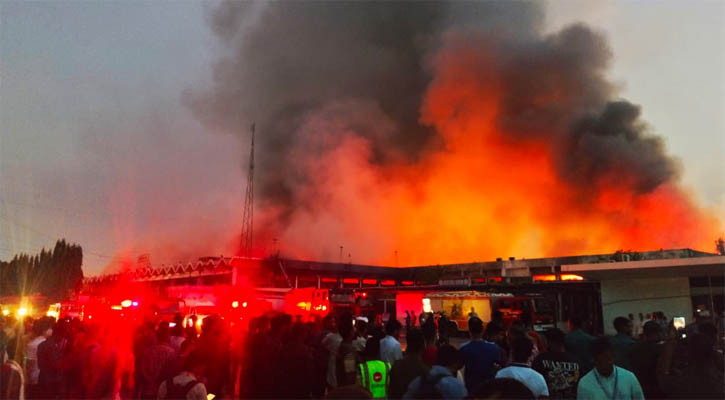 শাহজালালে অগ্নিকাণ্ড: হার্ডওয়্যার খাতে ক্ষতি প্রায় ৩৫ কোটি টাকা