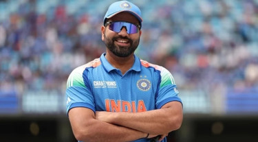 ৩৮-এও শীর্ষে ‘হিটম্যান’: গিলকে হটিয়ে ইতিহাস গড়লেন রোহিত