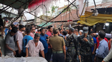 নরসিংদীতে মোবাইল কোর্টের ওপর হামলা, আহত ৪