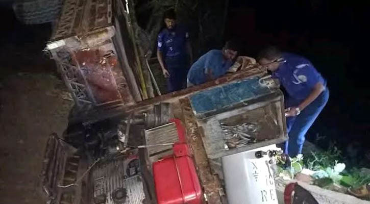 পল্লী বিদ্যুতের মালবাহী ট্রলি খাদে পড়ে নিহত ১, আহত ৫
