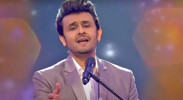 আজানের সময় গান থামিয়ে প্রশংসিত সোনু নিগম