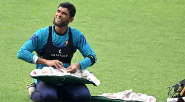 ডেঙ্গু আক্রান্ত হয়ে হাসপাতালে মাহমুদউল্লাহ