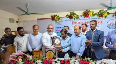 রাণীরহাট ডিগ্রি কলেজের অধ্যক্ষ আহসানুল করিমের বিদায় সংবর্ধনা