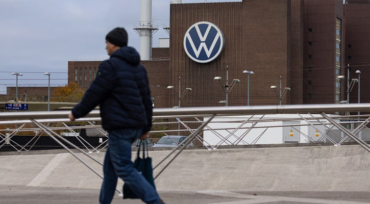 জার্মানিতে বেকারত্ব কমলেও শিক্ষিত তরুণদের চাকরির সংকট