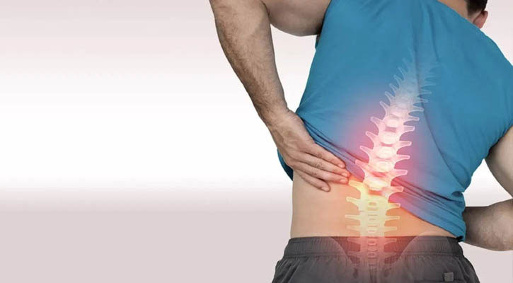 মেরুদণ্ড থেকে কোমর ব্যথা কেন হয়