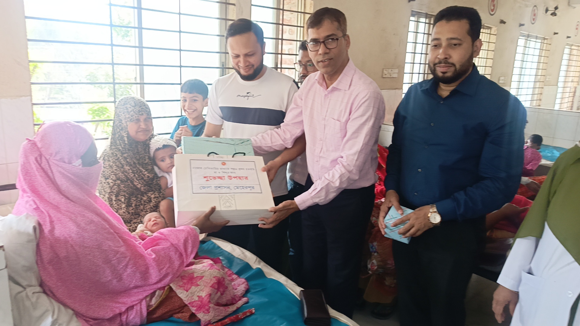 জন্মের পরই জন্মসনদ-জেলা প্রশাসকের অনন্য উদ্যোগ