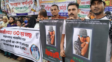 সালমান শাহর ভক্তদের স্লোগানে উত্তাল প্রেসক্লাব