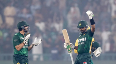 বাবর-শাহিনের নৈপুণ্যে সিরিজ জয়ের হাসি পাকিস্তানের