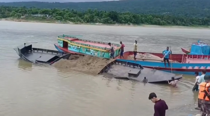 কোম্পানীগঞ্জে বালু-পাথর তোলার অভিযোগে আটক ১২