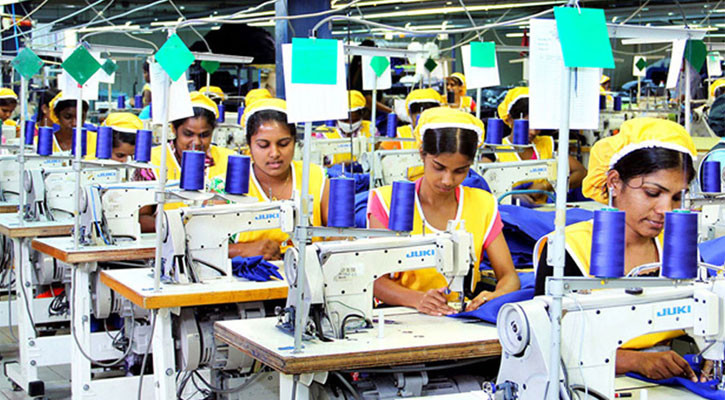 পোশাকের কার্যাদেশ চলে যাচ্ছে অন্য দেশে