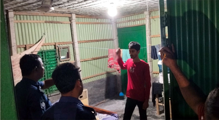 নামাজরত বাবাকে কুপিয়ে হত্যা, মাদকাসক্ত ছেলেকে ধরতে গিয়ে আহত ৩ পুলিশ