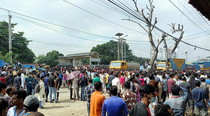 শ্রমিক নিহতের জেরে ঢাকা-চট্টগ্রাম মহাসড়ক অবরোধ, তীব্র যানজট