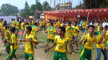 লাঠিখেলায় মুগ্ধ দর্শক স্মরণ করলো সামন্ত যুগের কথা