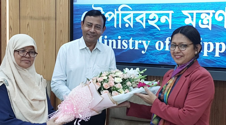 নৌ মন্ত্রণালয়ের নতুন সচিব ড. নূরুন্নাহার চৌধুরীর যোগদান