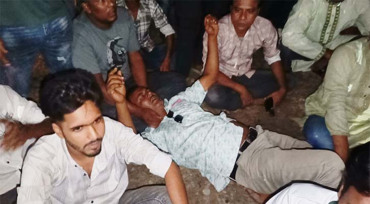 মেহেরপুর-২ আসনে বিএনপির মনোনয়ন বাতিলের দাবিতে অবরোধ