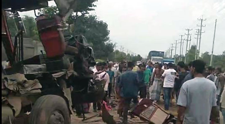 শায়েস্তাগঞ্জে দুই বাসের মুখোমুখি সংঘর্ষে নিহত ৩