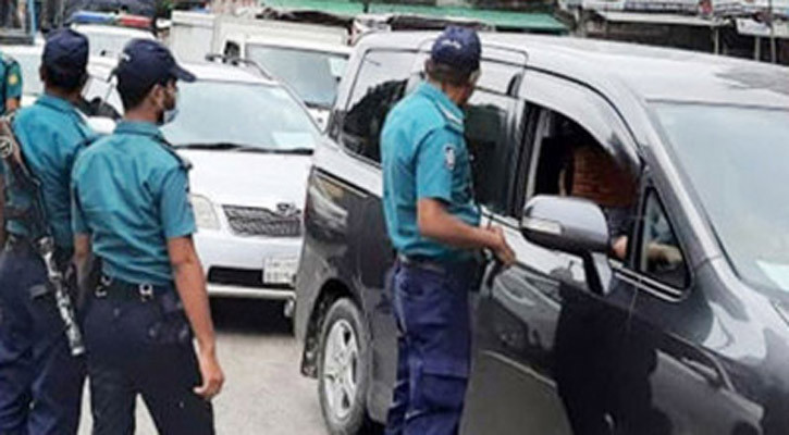 রাজধানীতে ট্রাফিক আইন লঙ্ঘনে ১৭০৯ মামলা