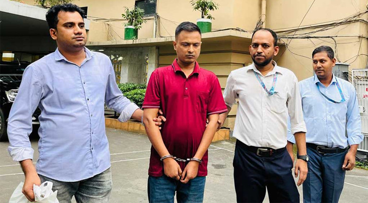 প্রতারণার অভিযোগে ‘ভুয়া জেনারেল’ গ্রেপ্তার