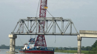 গোমা সেতুতে বসলো প্রথম স্প্যান, ডিসেম্বরে চালুর উদ্যোগ