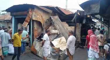 ব্রাহ্মণবাড়িয়ায় আগুনে পুড়ল ১১ দোকান