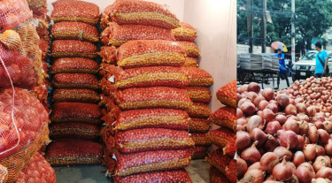 পেঁয়াজের বাজার গরম: আড়তে ৯৫-১০০ টাকা