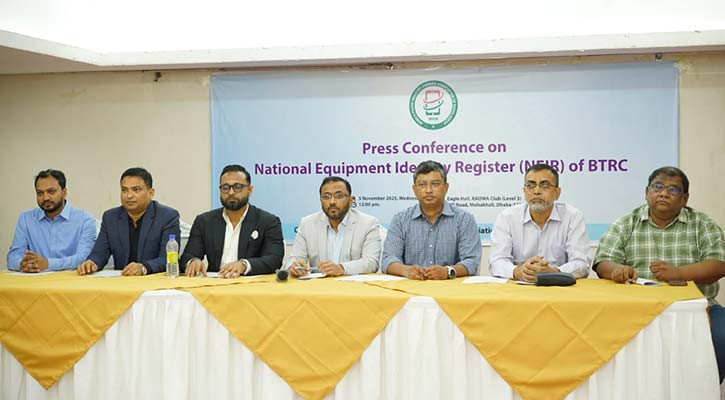 দেশের বাজারের ৬০ শতাংশ মোবাইল অবৈধ