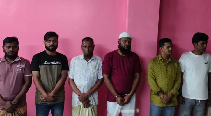 গাজীপুরে আগ্নেয়াস্ত্রসহ যৌথ বাহিনীর হাতে গ্রেপ্তার ৭