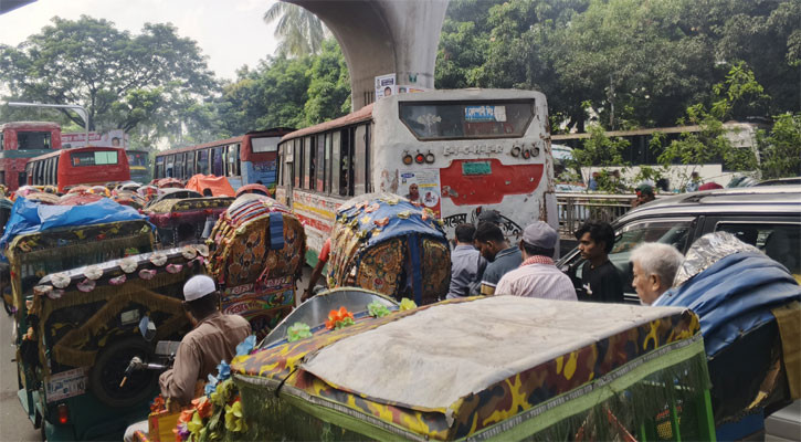 রাজনৈতিক কর্মসূচিতে তীব্র যানজট, ভোগান্তিতে নগরবাসী