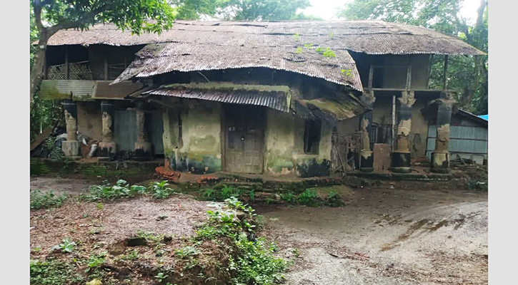 বোয়ালখালীর ঐতিহাসিক দত্তবাড়িকে হেরিটেজ ঘোষণার দাবি, আশ্বাস ডিসির
