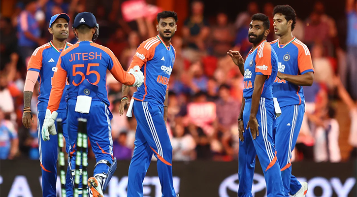 অস্ট্রেলিয়াকে হারিয়ে সিরিজে এগিয়ে গেল ভারত