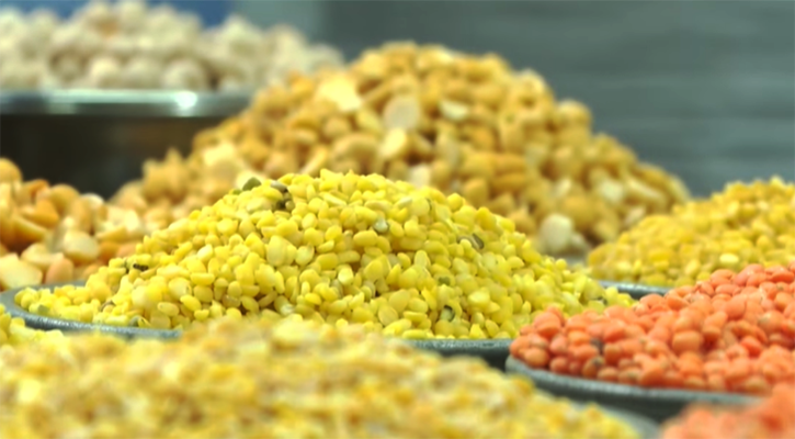 নকল মুগডাল বিক্রি, তিন আড়তকে ২ লাখ ৩০ হাজার টাকা জরিমানা