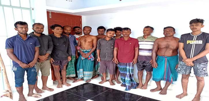 সুন্দরবনে রাস পূজায় আটক ৩২ হরিণ শিকারিকে কারাগারে প্রেরণ