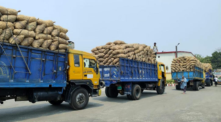 বাংলাবান্ধা স্থলবন্দর দিয়ে নেপালে গেল ১৭০১ টন আলু