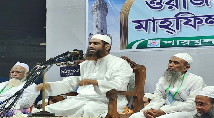 নবীর আদর্শ থেকে আমরা পেছাবো না: মামুনুল হক